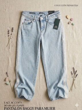 Baggy Lace-Trim Light Blue Women’s Jeans
